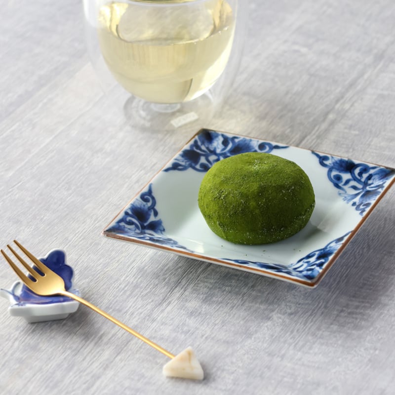 古染唐草 正角皿 | 和食器通販 有田焼 山忠｜おしゃれでモダンな和食器