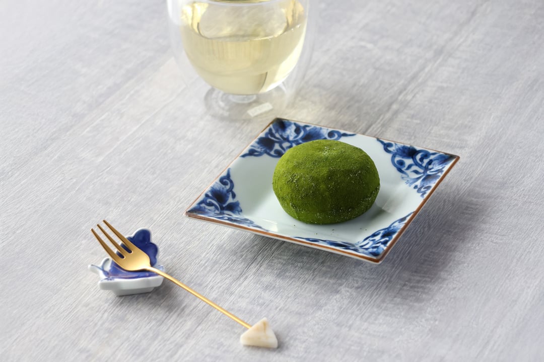 古染唐草 正角皿 | 和食器通販 有田焼 山忠｜おしゃれでモダンな和食器