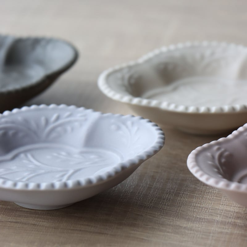 フレンチカラー 木瓜豆皿 | 和食器通販 有田焼 山忠｜おしゃれでモダン