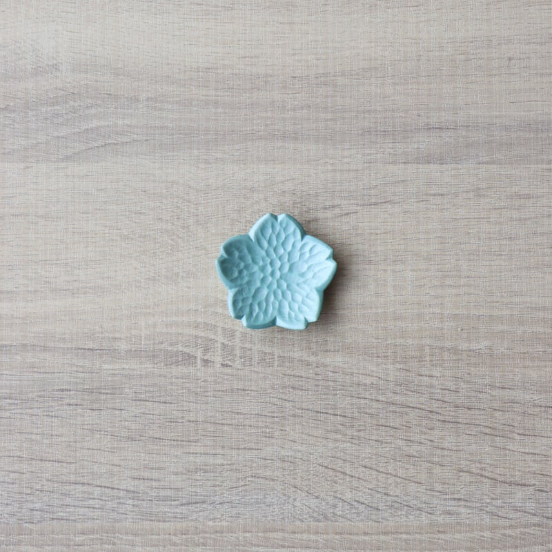 桜型豆皿 水色/朱色/桃色/金色 | 和食器通販 有田焼 山忠｜おしゃれで