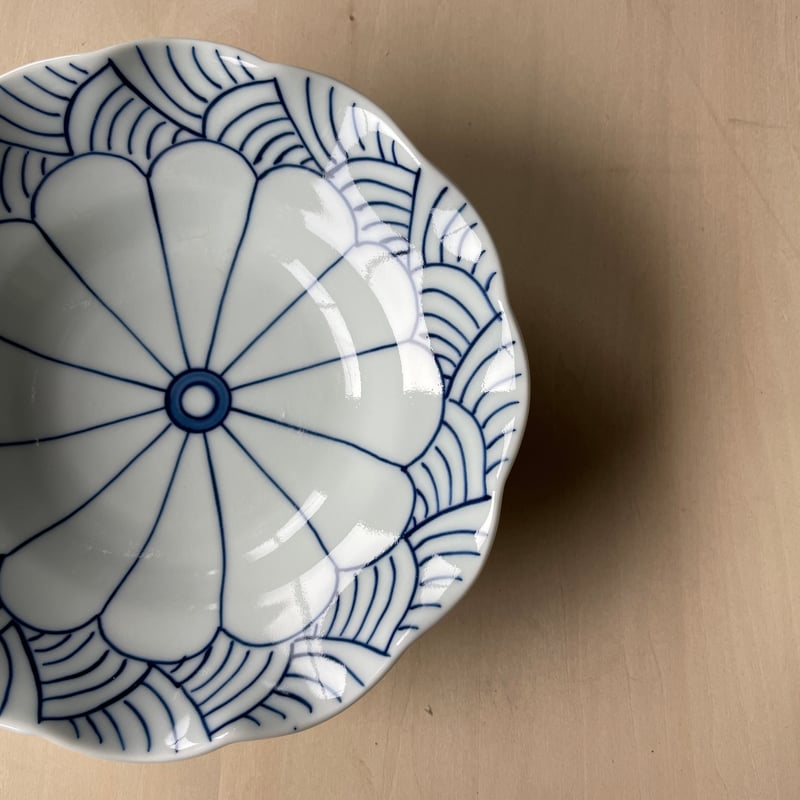 菊割青海波深皿 12.5cm/15cm | 和食器通販 有田焼 山忠｜おしゃれで