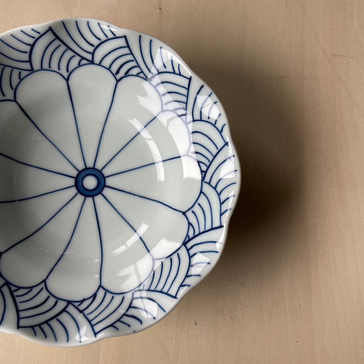 菊割青海波深皿 12.5cm/15cm | 和食器通販 有田焼 山忠｜おしゃれで