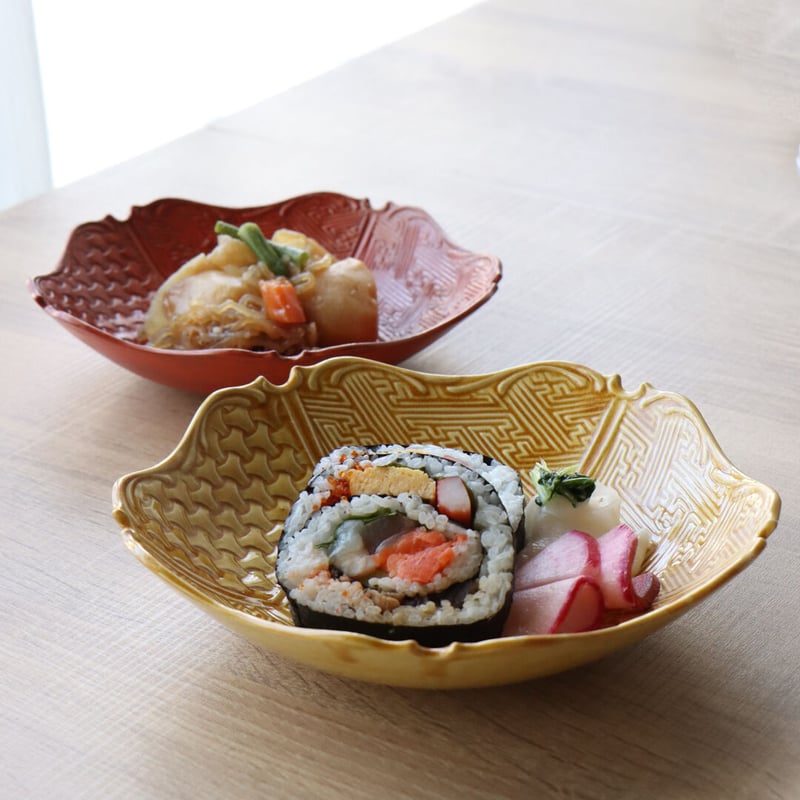 レリーフ地紋彫 6.5寸皿 朱巻/黄交趾/銀彩 | 有田焼 山忠 レリーフ地紋彫 6.5寸皿 朱巻/黄交趾/銀彩 | 有田焼 山忠