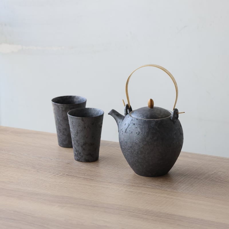 黒サビ絞りT土瓶 金善窯 | 和食器通販 有田焼 山忠｜おしゃれでモダン