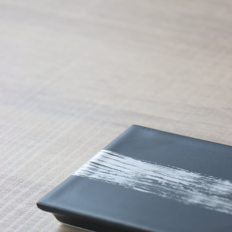 黒マット銀かすり 26cm長角プレート | 和食器通販 有田焼 山忠