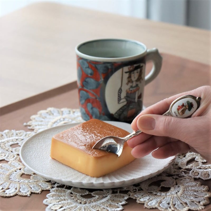 白/黒 泡化粧ハーフ菊割プレート 16cm | 和食器通販 有田焼 山忠