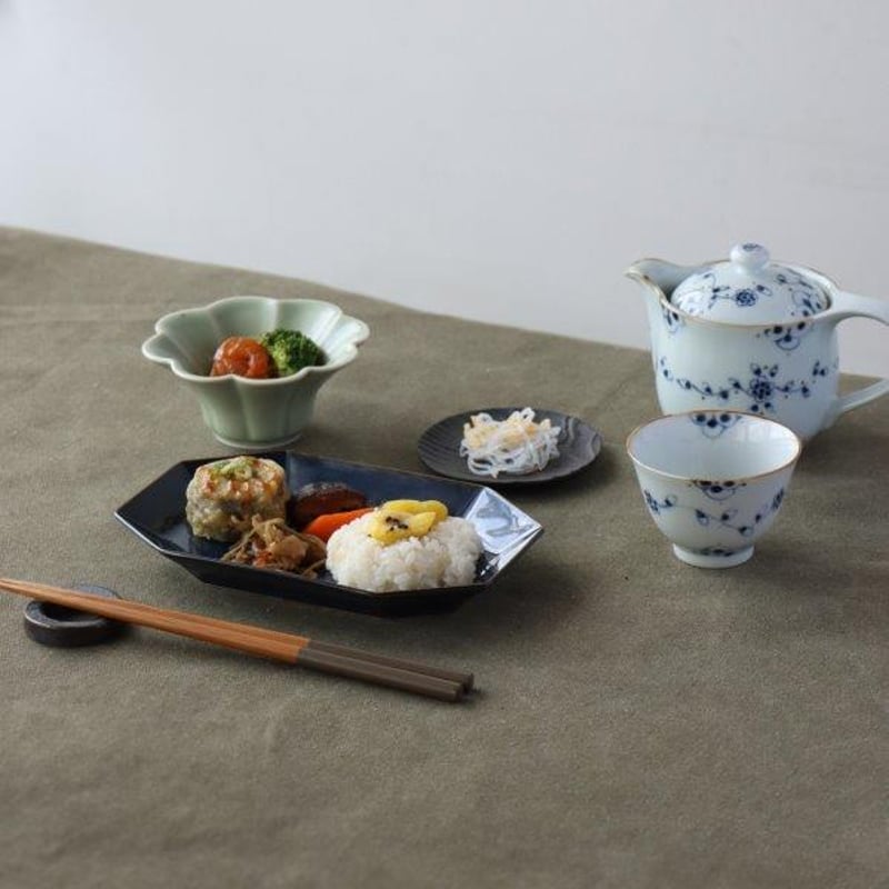 つる花唐草 ティーポット | 和食器通販 有田焼 山忠｜おしゃれでモダン