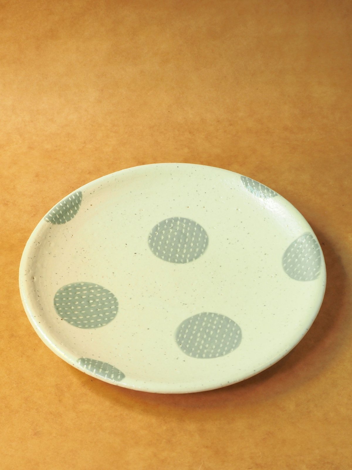 ドット柄プレート | うつわ と ざっか 器人器人