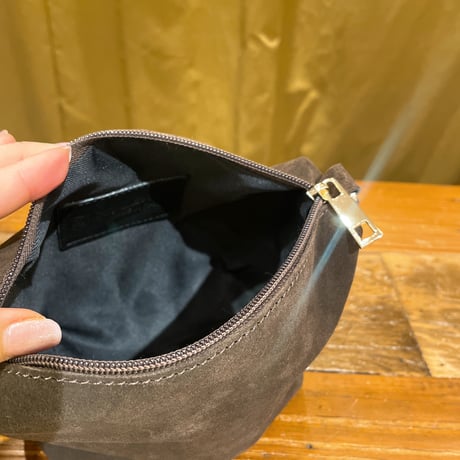 ITALYレザースエードバケツ型2wayポシェット付き