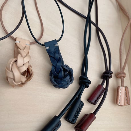 abokika Knot レザーネックレス