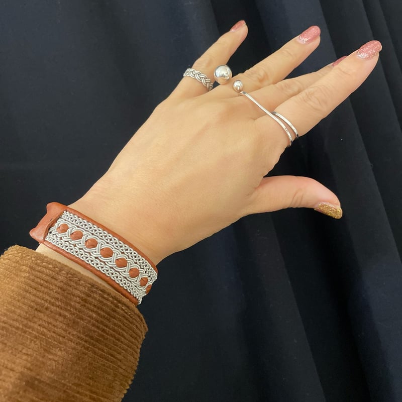 MB20周年別注 YOHEI NOGUCHI Duodje センターレザー編み太バングル |