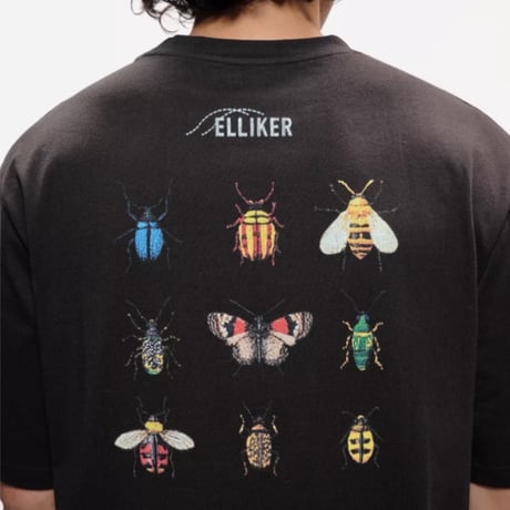 ユニセックス虫バックプリントTシャツ