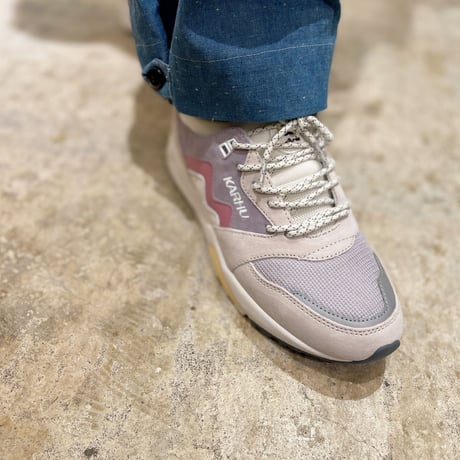 KARHU スリッポン AREA
