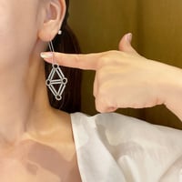 PENTA ダイヤ型ピアス/イヤリング