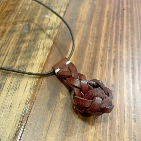 abokika Knot レザーネックレス