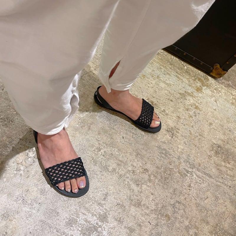 バックストラップサンダル CHARLES & KEITH｜シリンダー バックストラップサンダル