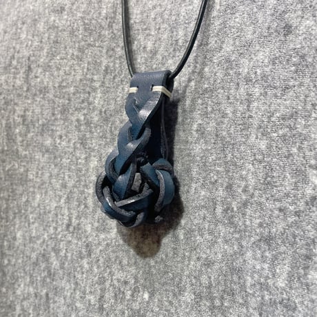 abokika Knot レザーネックレス