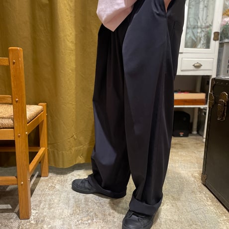 otoユニセックス タック美パンツ