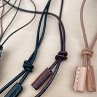 abokika レザーLoop TIE ネックレス（メガネホルダー）