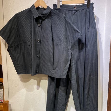 コットンピンスト半袖バックギャザーシャツ