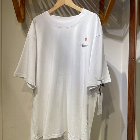 ユニセックス虫バックプリントTシャツ
