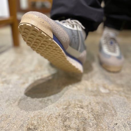 KARHU retro classic スニーカー