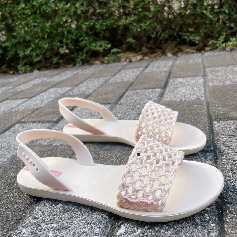 かねまつ　ホワイトメッシュ編みスリングバックサンダル SHOES CONCIERGE｜BEAUTILITY 2024 SPRING SUMMER COLECTION Vol