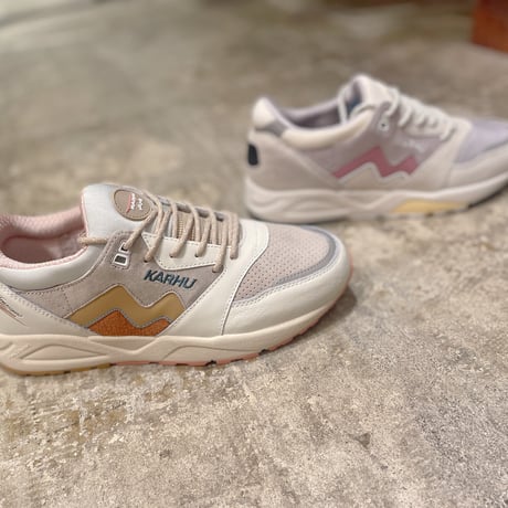 KARHU スリッポン AREA