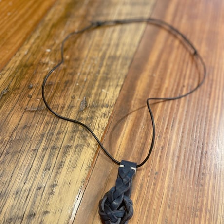 abokika Knot レザーネックレス