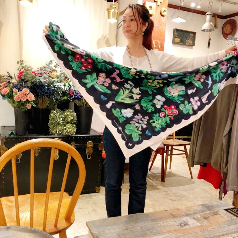 植物と動物のイラスト スカーフ HERMES エルメス スカーフ カレ90 『Decoupages（デコパージュ