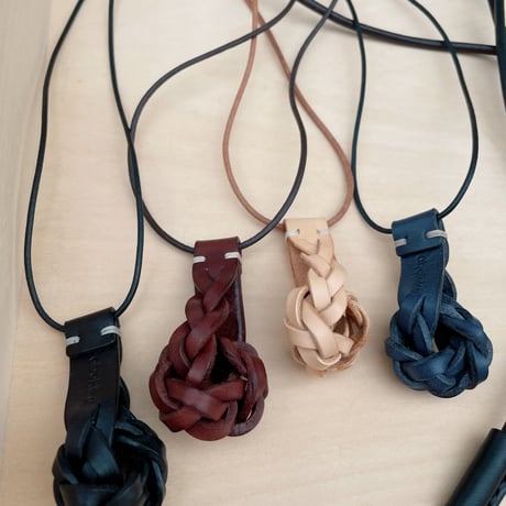 abokika Knot レザーネックレス