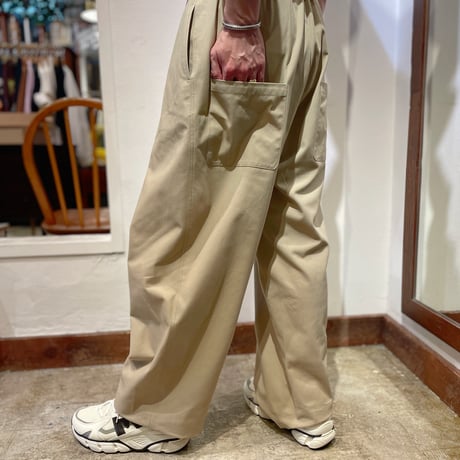 otoユニセックス タック美パンツ