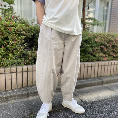 VEJA V10 レザースニーカー
