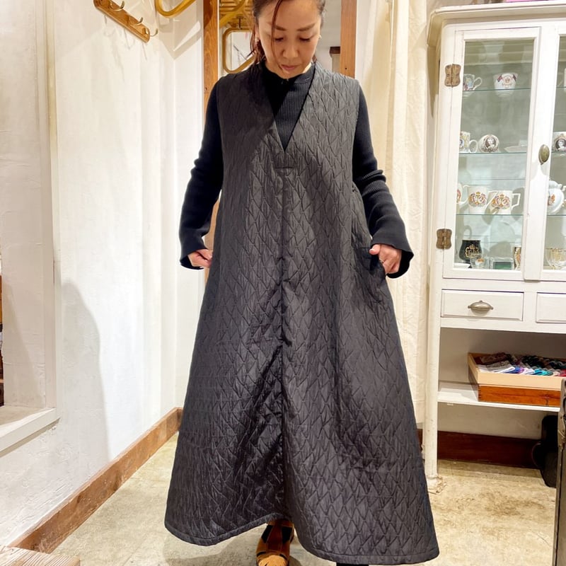 honnete Vネックワンピース　ウールシルク混　Aライン honnete Vネックワンピース ウールシルク混 Aライン