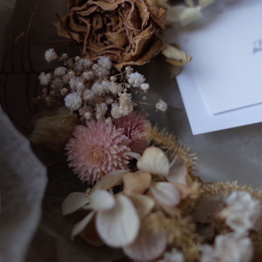 ドライフラワーリースTontonmama8 Flowerworks SEKIKAWA「ドライフラワーリース」 | オトメの金沢 陳列室
