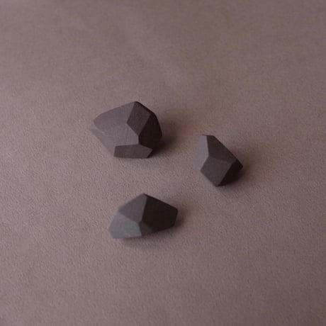 山田睦美／YAMADA Mutsumi「珠洲焼 片耳ピアス」