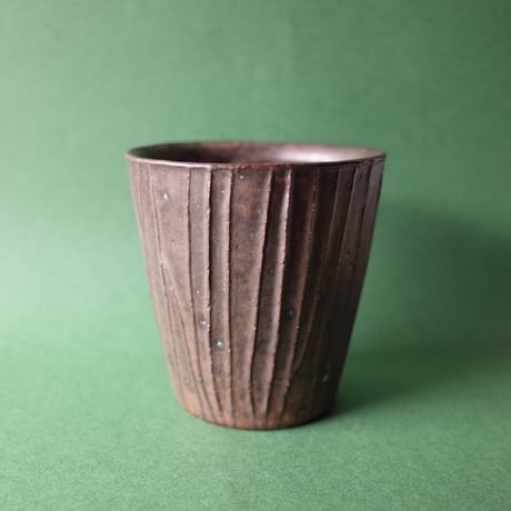 岩﨑晴彦／IWASAKI Haruhiko「粉引線文カップ（中）白／茶」