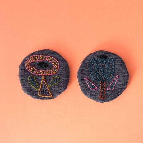 atelier taffeta／アトリエタフタ「刺繍ブローチ 花」
