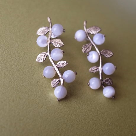 sasakihitomi／佐々木ひとみ「木の実のイヤリング／ピアス」