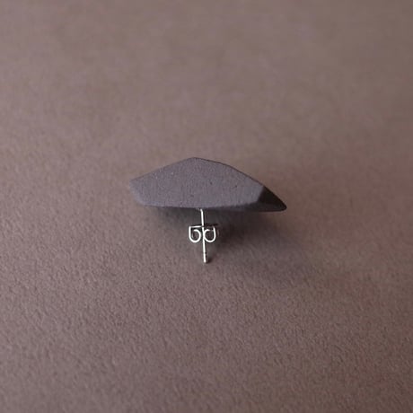 山田睦美／YAMADA Mutsumi「珠洲焼 片耳ピアス」