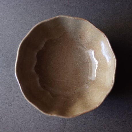 たくまポタリー／Takuma pottery「4寸鉢 ひらひら」