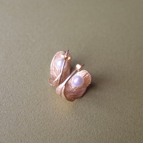sasakihitomi／佐々木ひとみ「とりのハネピアス gold」