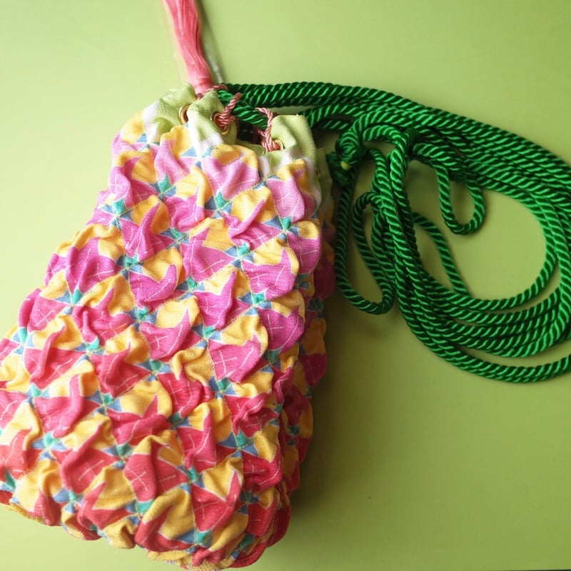 吉本大輔／YOSHIMOTO Daisuke「友禅染 巾着バッグ パイナップル ピンク