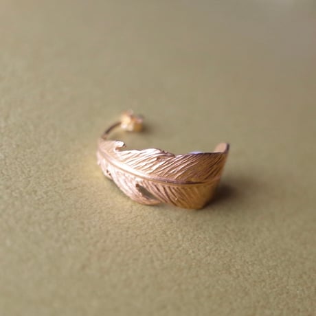 sasakihitomi／佐々木ひとみ「とりのハネピアス gold」