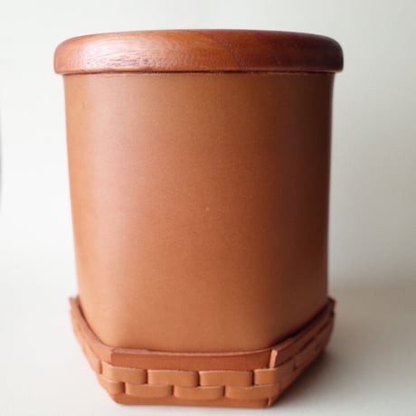 Eatable of Many Orders／エタブルオブメニーオーダーズ「Cylinder Leather Box Mini × 岩本清商店」