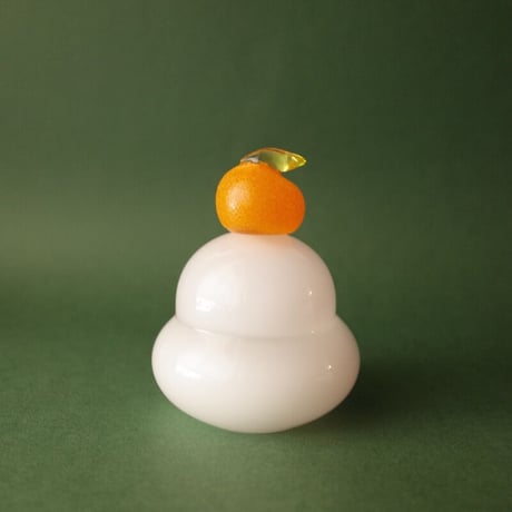 塩谷由佳乃／SHIOYA Yukano「ガラスの鏡餅（2023）」