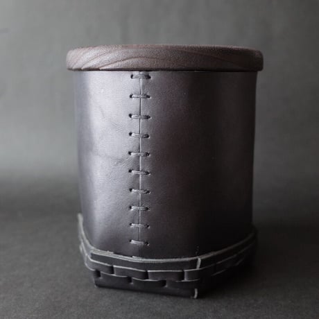Eatable of Many Orders／エタブルオブメニーオーダーズ「Cylinder Leather Box Mini × 岩本清商店」