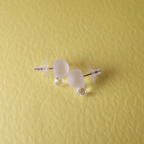 静観朋恵／SHIZUMI Tomoe「硝子ピアス」