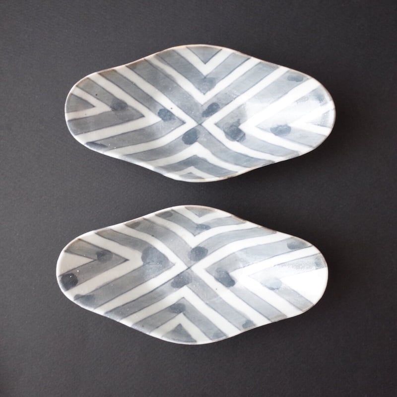 安齋新・厚子／ANZAI Arata & Atsuko「白磁染付けふね」 | オトメの