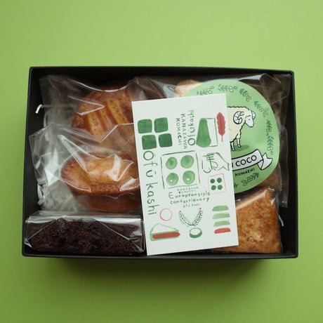 金沢小町／Kanazawa Komachi「欧風菓子 布貼り箱入り 小」